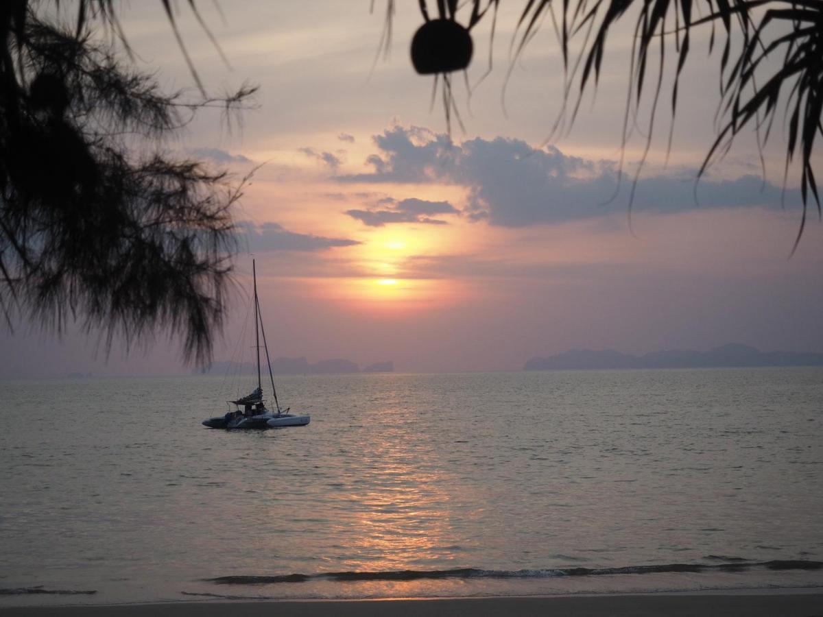 Cocobar&Bungalow'Kohjum Hotel Koh Jum Bagian luar foto