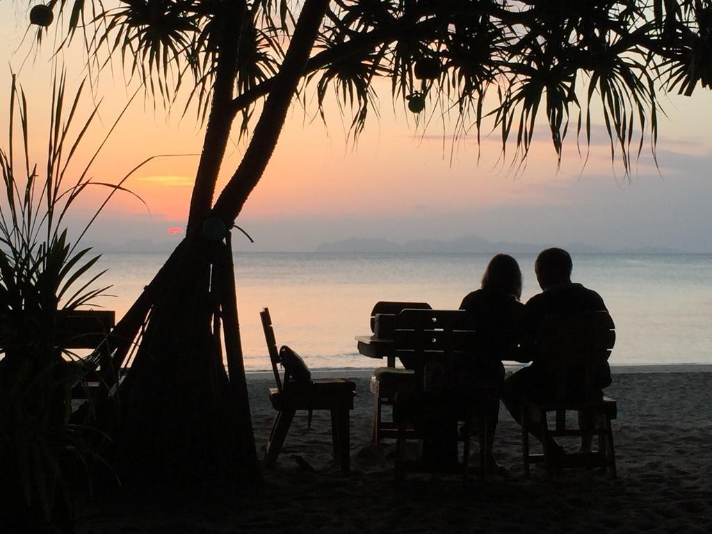 Cocobar&Bungalow'Kohjum Hotel Koh Jum Bagian luar foto
