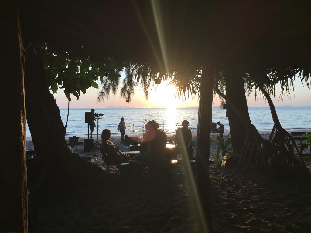 Cocobar&Bungalow'Kohjum Hotel Koh Jum Bagian luar foto