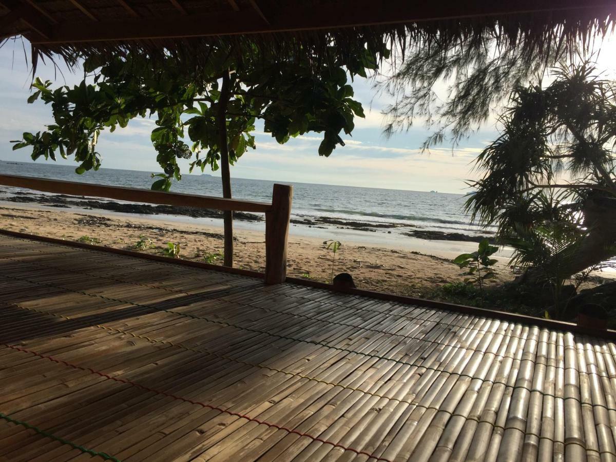 Cocobar&Bungalow'Kohjum Hotel Koh Jum Bagian luar foto